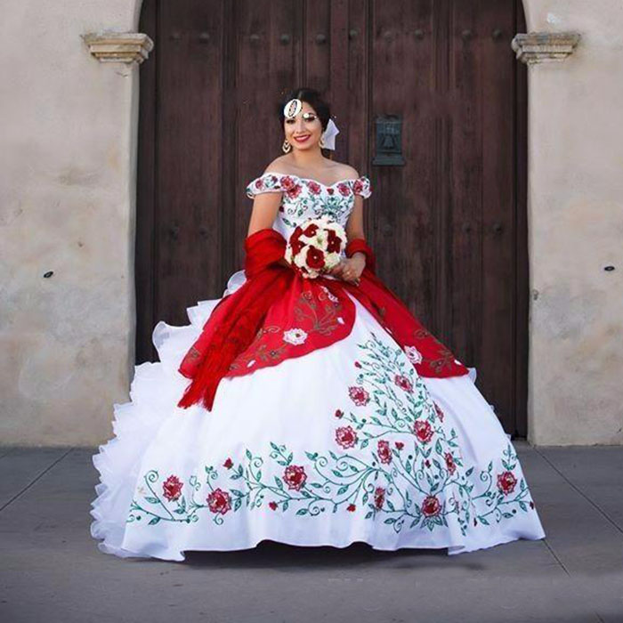 Elegant Red Embroidery Ball Gown Quinceanera Dresses Satin Lace Sweet 16 Dresses 15 Year Prom Gowns