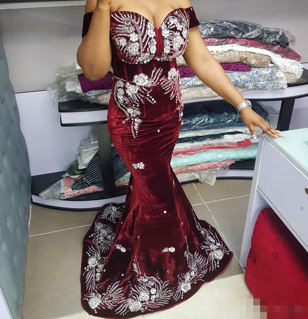 Evening Dresses Bury Sweetheart Neckline Elegant Off The Shoulder Veet Sweep Train Beading Crystal Prom Party Gowns 2020 Newest