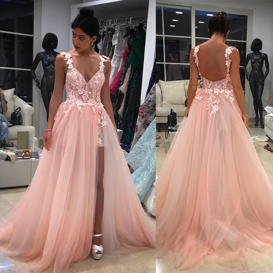 Appliqued Stylish Lace Backless Prom Dresses V Neck Side Split Evening Gowns Floor Length Tulle Plus Size Formal Dress
