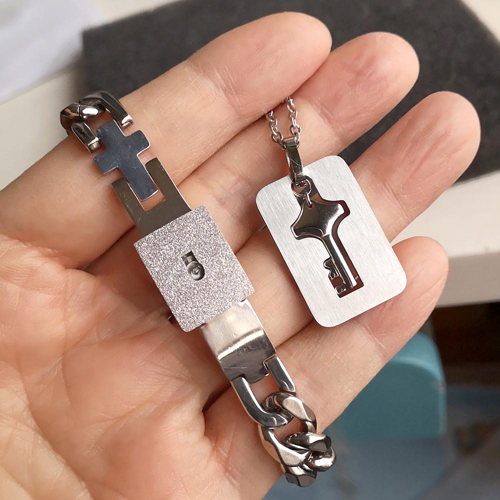 316L Stainless Steel Lovers Jewelry Set Lock Bracelet Love Key Pendants Necklace Wedding Engagement Couples Valentine's Day Gifts, Silver
316L Stainless Steel Lovers Jewelry Set Lock Bracelet Love Key Pendants Necklace Wedding Engagement Couples Valentine's Day Gifts, Silver