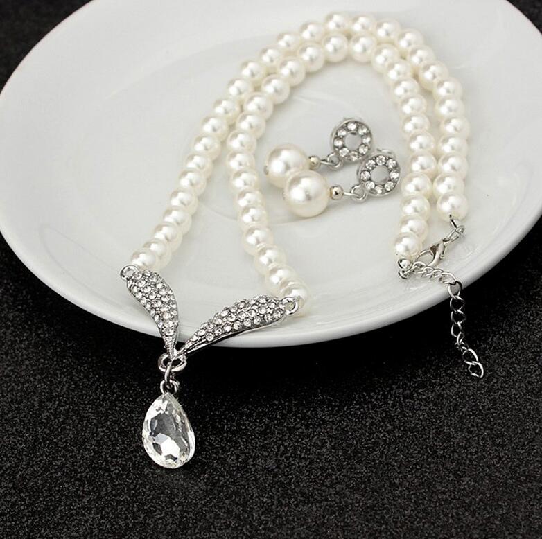 Wedding Bridal Jewelry Crystal and diamond-encrusted jewelry set Necklace Earrings Set Bridal Jewelry Sets for Wedding decorations