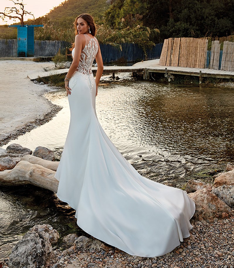 Mermaid Lace Classy Wedding Dresses Jewel Neck Sweep Train Bridal Gowns Buttons Back Trumpet Plus Size Robe De Marie