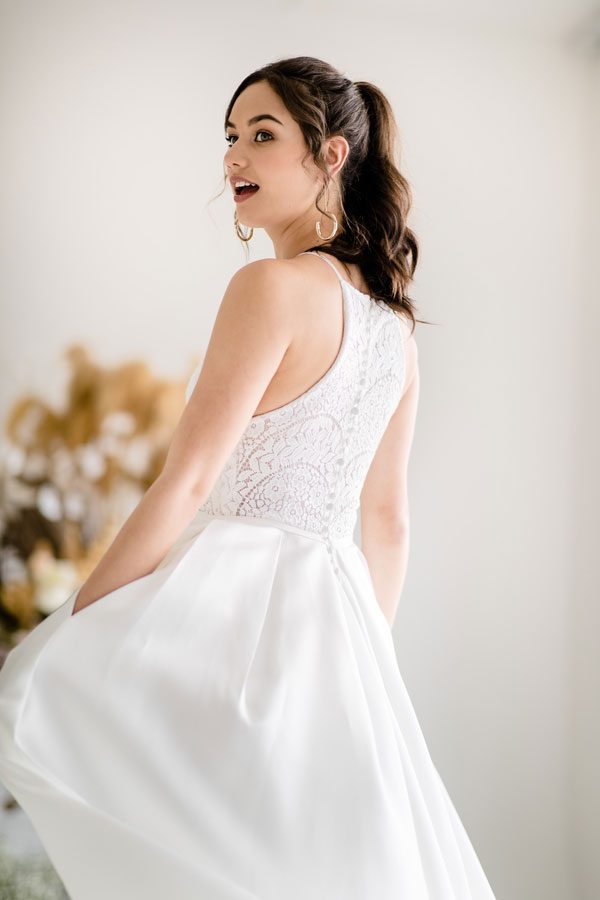 lihi hod satin beach wedding dresses with pockets lace appliqued boho bridal gowns country plus size vintage cheap wedding dress