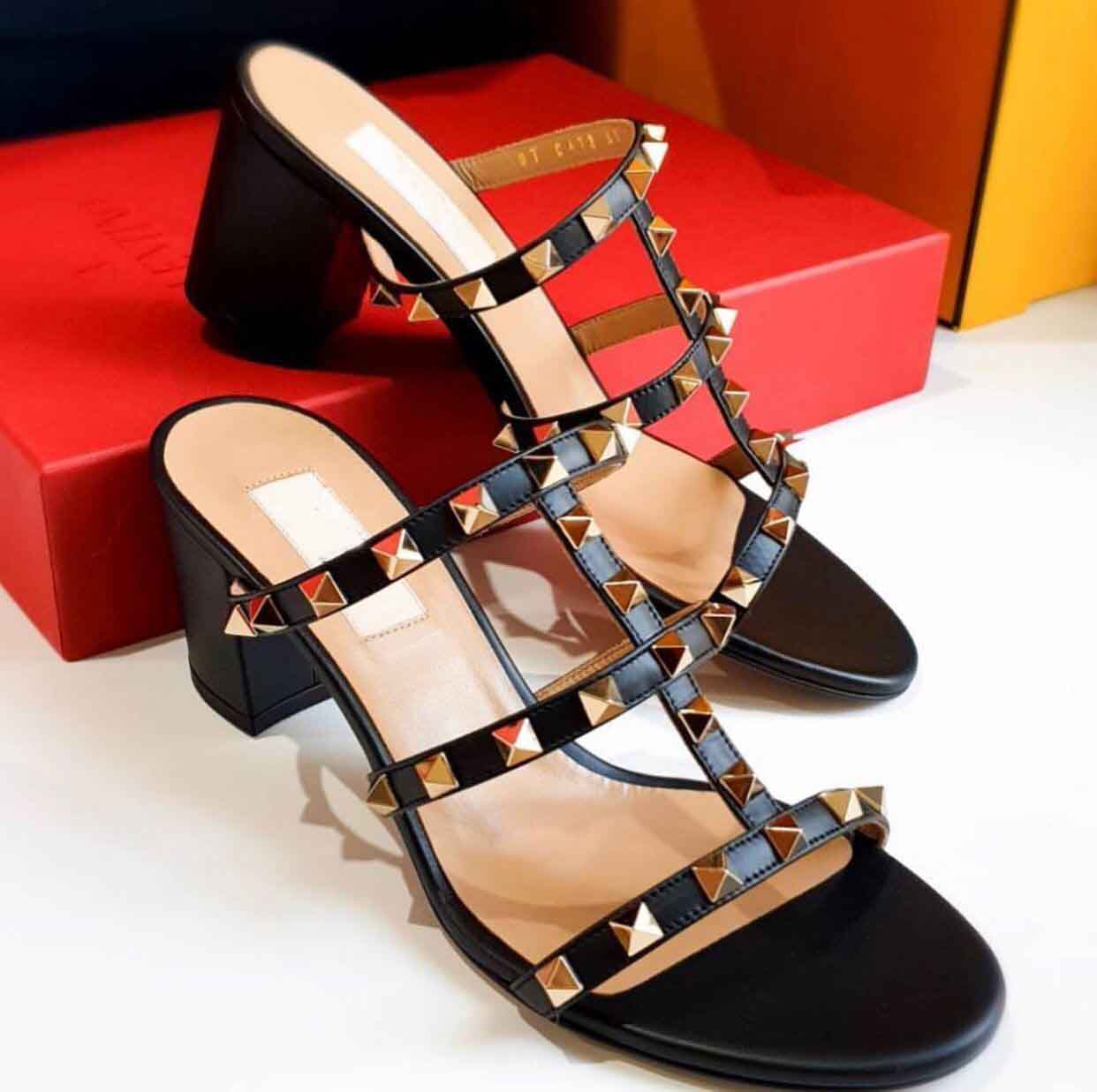 Fashion Rock Studs Slipper Sandals Flats Studded Ladies Ankle Strap Women's Designer Chunky Heels Party Dress Wedding Beach Slide EU35-43
Fashion Rock Studs Slipper Sandals Flats Studded Ladies Ankle Strap Women's Designer Chunky Heels Party Dress Wedding Beach Slide EU35-43