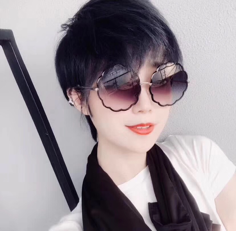 Fashion Dazzle Colour Sunglasses Retro Full Small Round Frame Decorative Eyeglasses Causal Woman Travel Circular Eyewear 1652
Fashion Dazzle Colour Sunglasses Retro Full Small Round Frame Decorative Eyeglasses Causal Woman Travel Circular Eyewear 1652