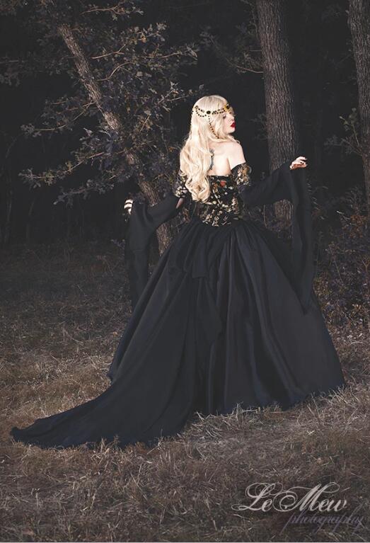 2020 Gothic Black Wedding Dresses Sweetheart Long Sleeve Vintage Victorian Bridal Gowns Embroidery Satin Vestidos De Novia