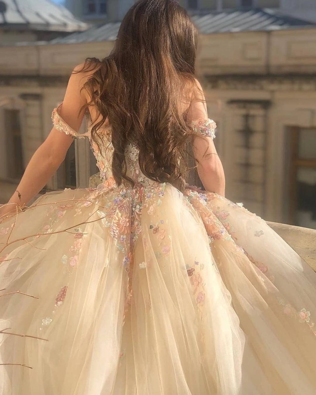 Lace Beaded Amazing Wedding Dresses Off The Shoulder Neck Flower Appliqued Bridal Gowns Sweep Train Tulle Robe De Marie
