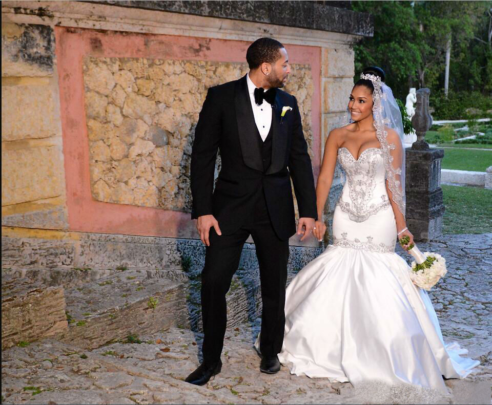 Gorgeous Sparkly Mermaid Wedding Dresses Sweetheart Satin Crystal Beaded Bridal Gowns Arabic Plus Size Wedding Dress