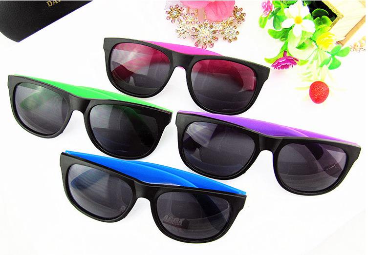 New z002 no rice nail color matching men and women colorful sunglasses frame retro sunglasses, White;black
New z002 no rice nail color matching men and women colorful sunglasses frame retro sunglasses, White;black