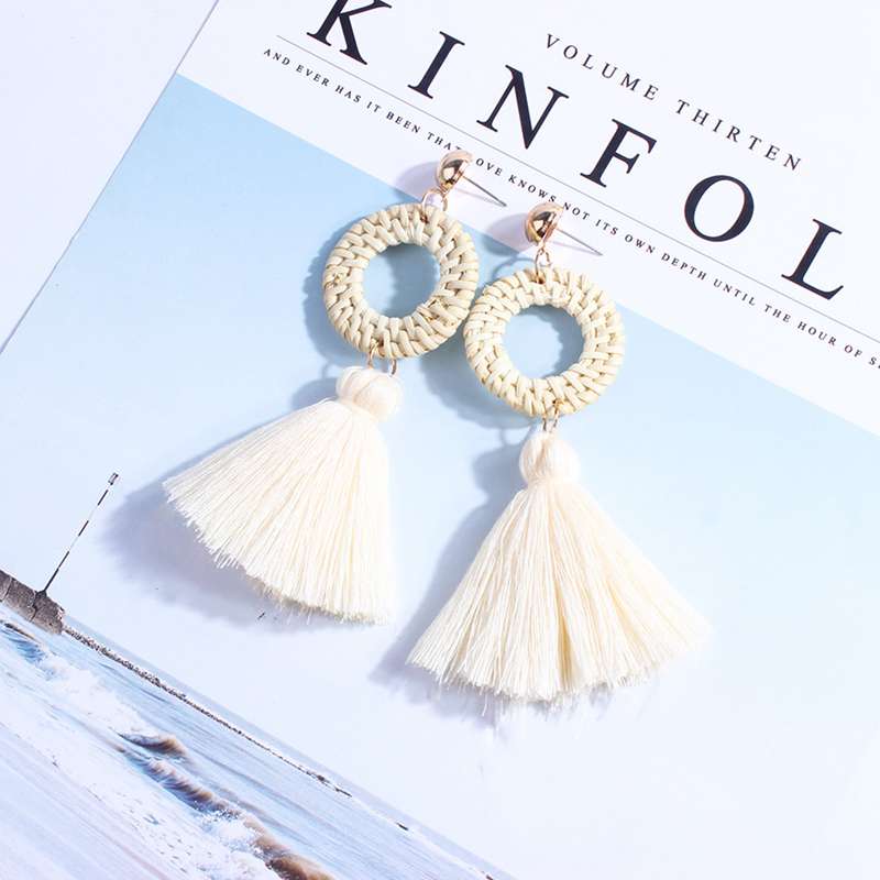 Grass woven fringed pendant earrings, bohemian style, new handmade fashion tassel pendant earrings female models girls