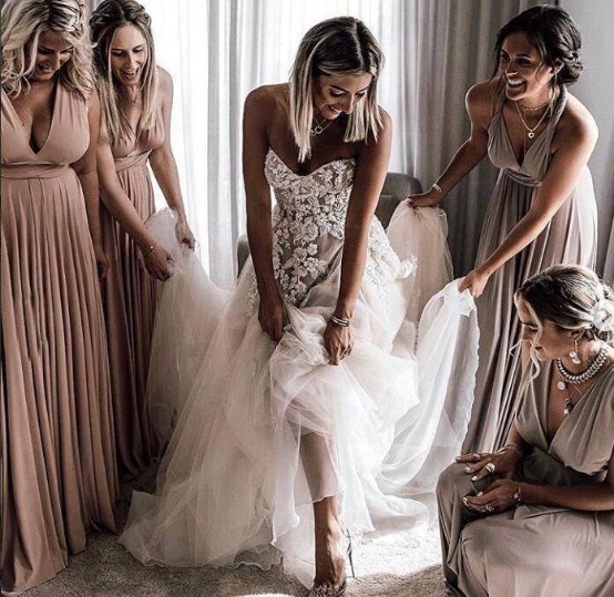 Spring 2020 Gorgeous Bohemian Wedding Dresses with 3D Floral Appliques Sweetheart Illusion Bodice Flowing Tulle Beach Bridal Marriage Dress