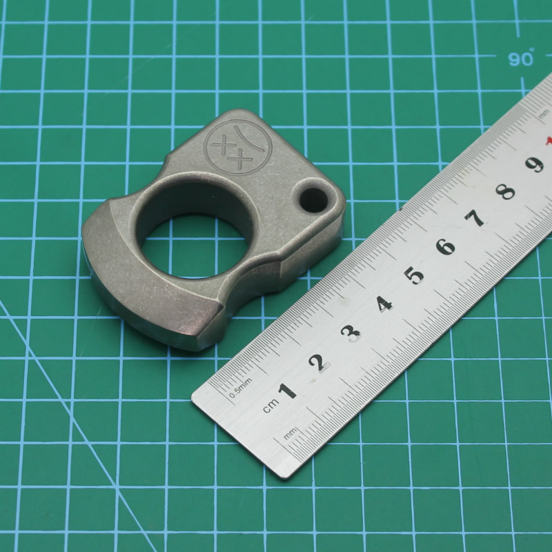 SFK Single Finger 15mm Thick Titanium Alloy Defend The Finger Tiger Self-Defense Ring Buckle EDC To Escape The Living Window Breaking Tool
SFK Single Finger 15mm Thick Titanium Alloy Defend The Finger Tiger Self-Defense Ring Buckle EDC To Escape The Living Window Breaking Tool