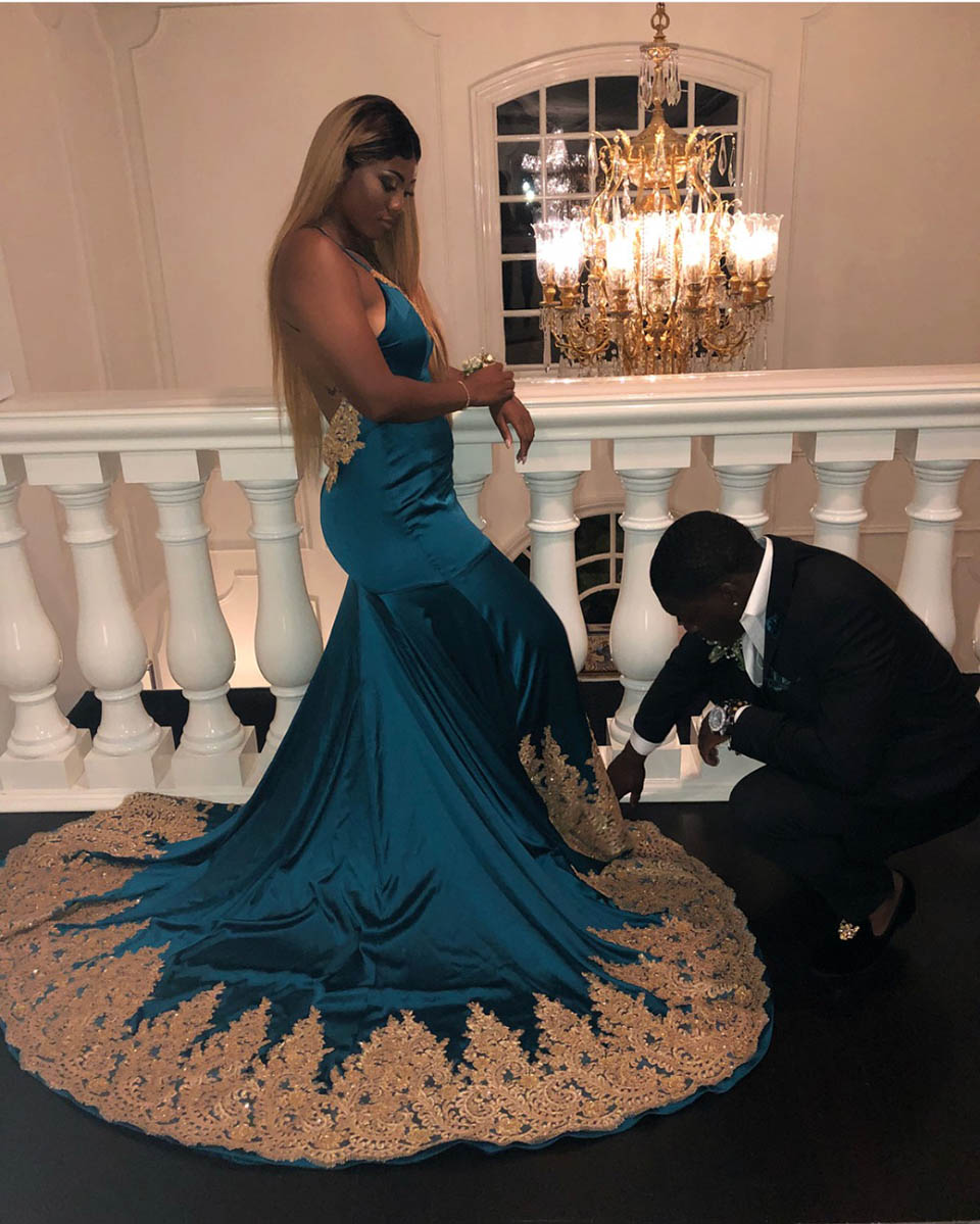 Sexy Backless Mermaid Long Prom Dresses Charming Lace Appliques Prom Gown Sleeveless V-Neck Party Dress Vestidos De Gala