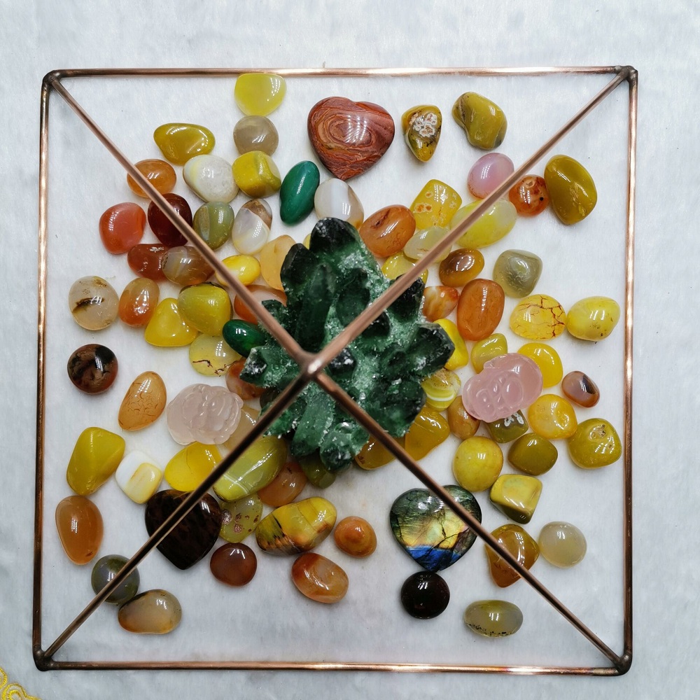 Natural Crystal Pyramid Manual Welding Copper & Stainless Steel Pyramid Meditation Healing Gem Stones Pyramid Charging Crystals
Natural Crystal Pyramid Manual Welding Copper & Stainless Steel Pyramid Meditation Healing Gem Stones Pyramid Charging Crystals
