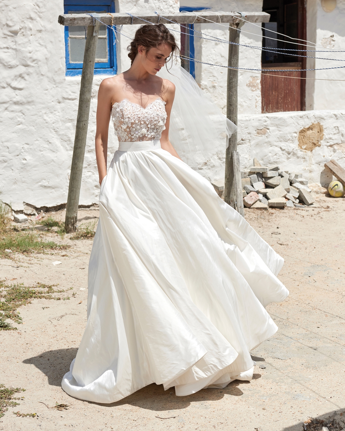 Elbeth Gillis A Line Beach Wedding Dresses Sweetheart Lace Appliques Satin Beaded Wedding Dress with Pockets Backless Bridal Gowns