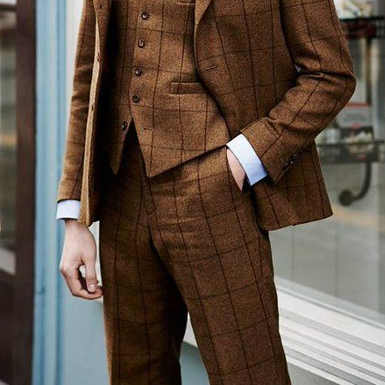 Bright Color Wedding Tuxedos Check Peaked Lapel Men Blazer Suits Two Button Fashion Groom Wear Clothing