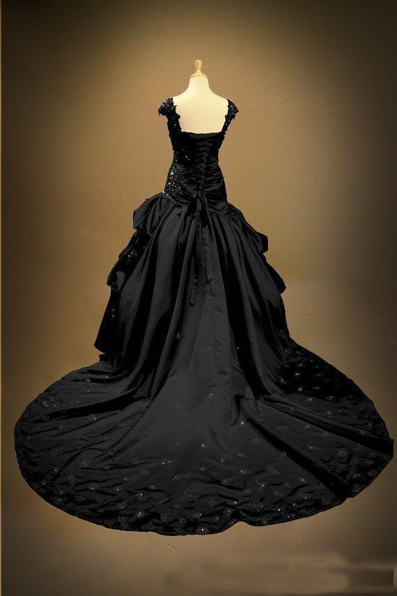 Black Gothic Wedding Dresses Lace Applique Pleats Cap Sleeves Beads Lace up Back Chapel Train Bridal Gown Black Wedding Gowns