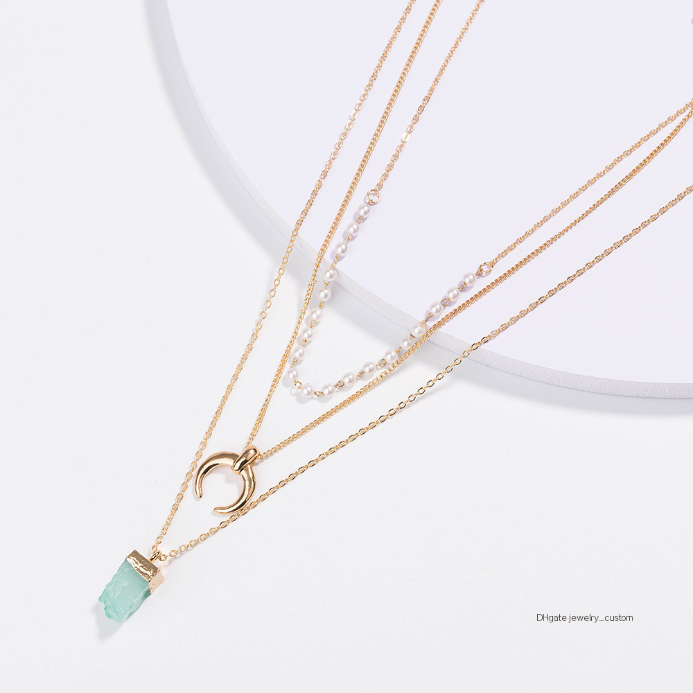 2019 Multi-storey Joker Necklace Green Natural Stone Golden Crescent Pendeloque Cut Necklace Pearl Clavicle Chain
2019 Multi-storey Joker Necklace Green Natural Stone Golden Crescent Pendeloque Cut Necklace Pearl Clavicle Chain