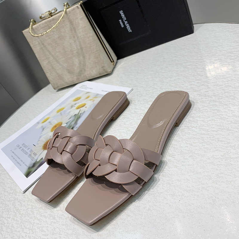 Women Textured Luxury Sandals Fashion Summer Classics Shoes Flats Beach Sandals Solid Color Rivet