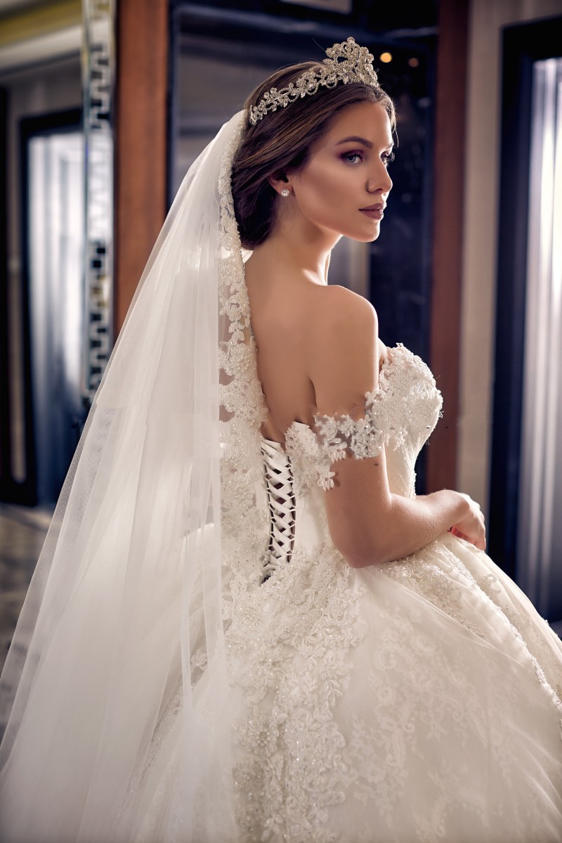 lace ball gown wedding dresses off the shoulder appliqued vestidos bridal gowns arabic dubai plus size beads sweep train wedding dress