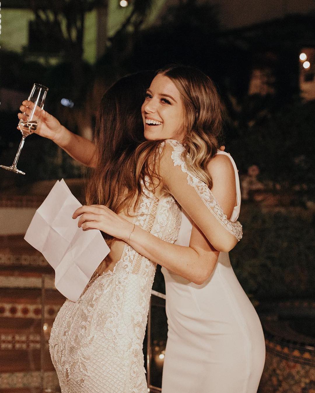 2019 Mermaid Wedding Dresses Lace Applique Beads Deep V Neck Long Sleeve Country Wedding Dress Vestidos De Novia Plus Size Bridal Gowns