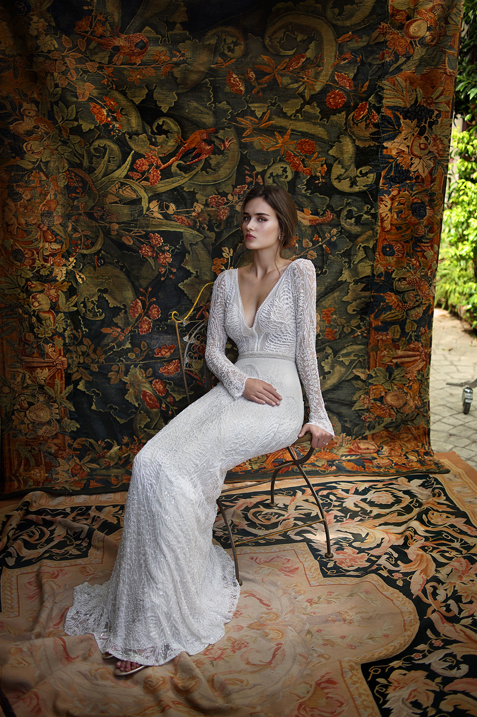 Lihi Hod Vintage Lace Dresses V Neck Sexy Backless or Length Beach Bridal Gowns Appliqued Beads ry Wedding Dress Custom Made