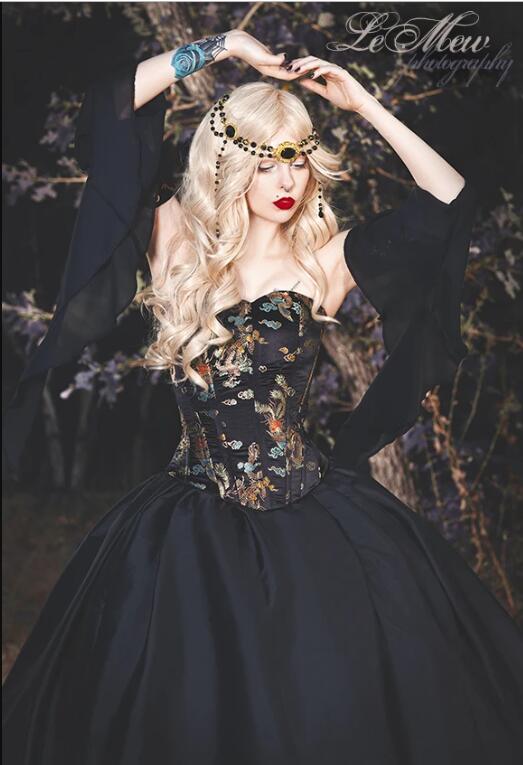 2020 Gothic Black Wedding Dresses Sweetheart Long Sleeve Vintage Victorian Bridal Gowns Embroidery Satin Vestidos De Novia