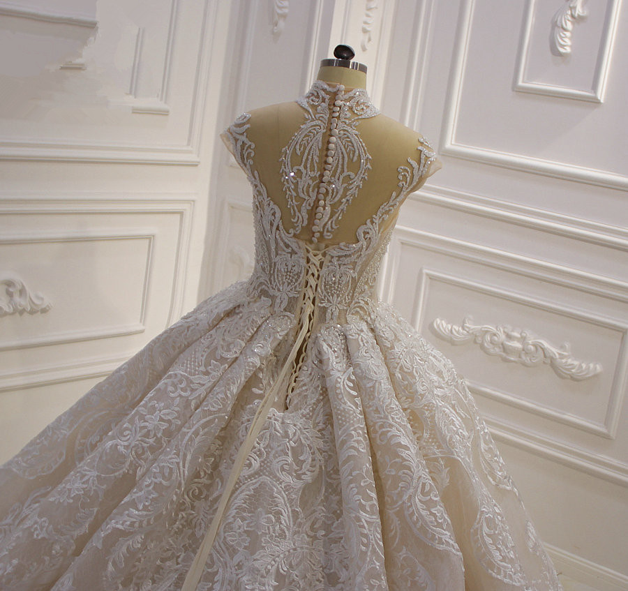 Modest High Neck Ball Gown Wedding Dresses Short Sleeves Lace Appliqued Bridal Dresses Beaded Sequins Plus Size Wedding Gowns robe de mariee