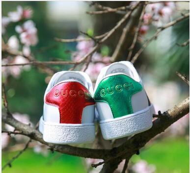 Q5 2019 Fall New Men Women Casual Small White Shoes Ace embroidery Small bee Men Women Zapatillas Walking Shoes Size 36-44
Q5 2019 Fall New Men Women Casual Small White Shoes Ace embroidery Small bee Men Women Zapatillas Walking Shoes Size 36-44