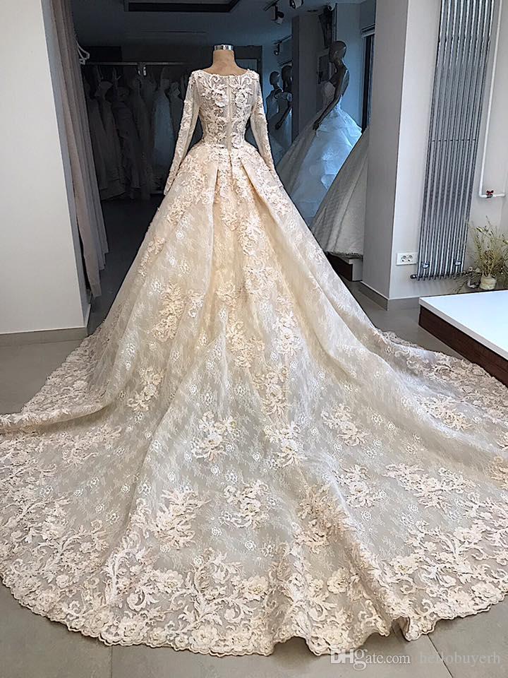 Vintage Lace Ball Gown Wedding Dresses Jewel Neck Luxury Bridal Gowns Court Train Appliqued Beads Long Sleeve Plus Size Wedding Dress Custom