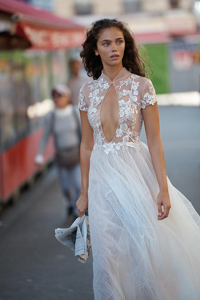 Simple Bohemian Lia Martinez A Line Wedding Dresses High Neck Short Sleeve Applique Crystal Tulle Wedding Gowns Floor Length robe de mariée