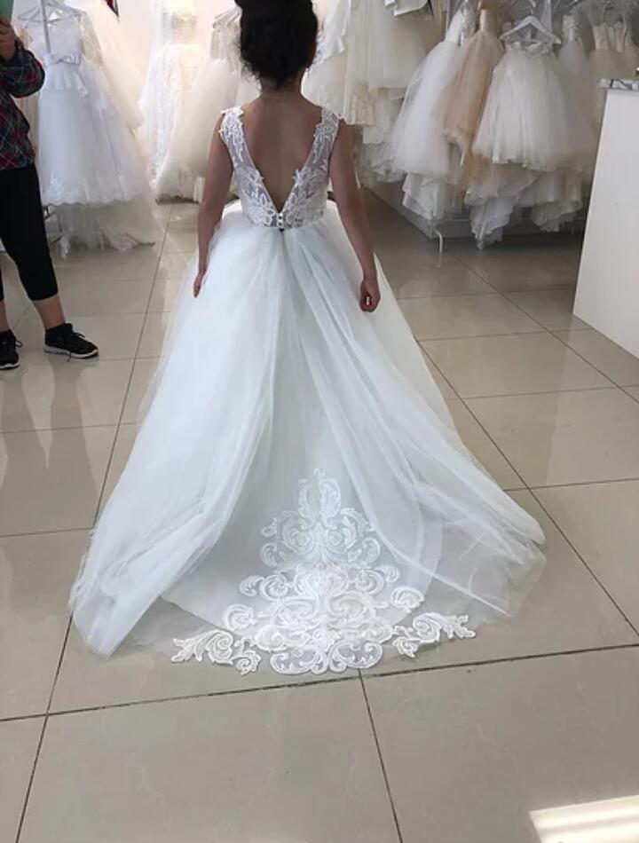 White Flower Girl Dresses Tulle Lace V Back Appliqued A Line Girls Pageant Dress Custom Made Jewel Neck Cute Kids Formal Gown Cheap
