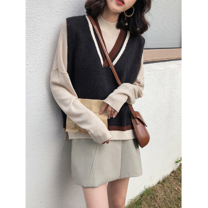 2020 Spring and Autumn New School Style Color Matching V-neck Knitted Vest Loose Slouchy Vest Feminine Trend, Rice white
2020 Spring and Autumn New School Style Color Matching V-neck Knitted Vest Loose Slouchy Vest Feminine Trend, Rice white