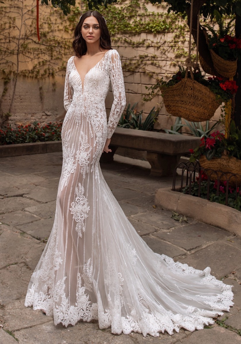 Plunging V-neck Mermaid Wedding Dresses with Allover Semi-Sheer Details Appliqued Bridal Gowns Long Sleeve vestidos de noiva
