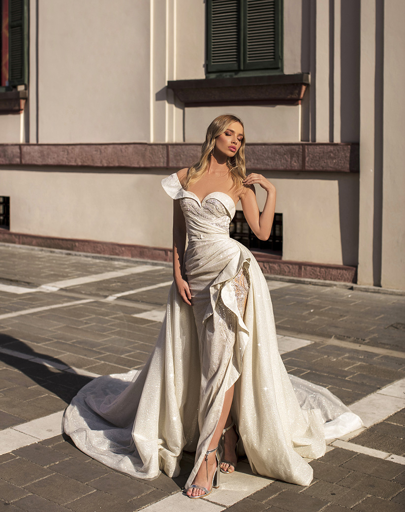 Luxurious Mermaid Wedding Dresses With Detachable Train One Shoulder Lace Beads High Split Wedding Dress Custom Cathedral Bridal Gowns