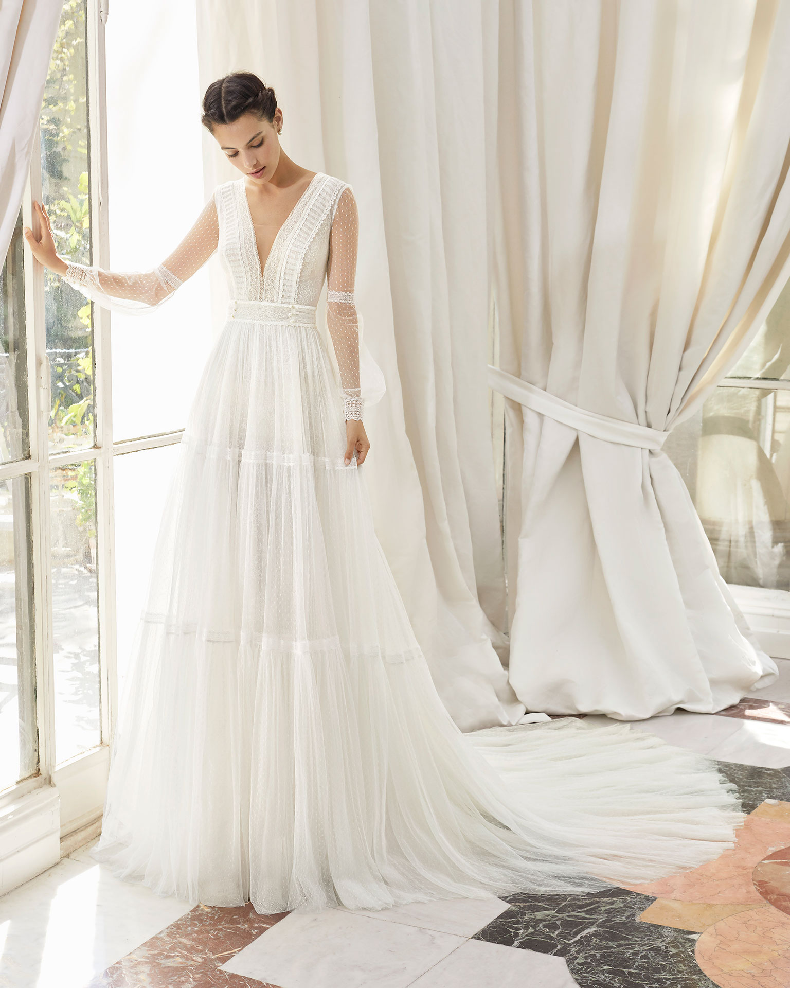 2019 Gali Karten Bohemia Wedding Dresses V Neck Sexy Backless A Line Lace Beach Wedding Dress Spot Tulle Long Sleeve Bridal Gowns