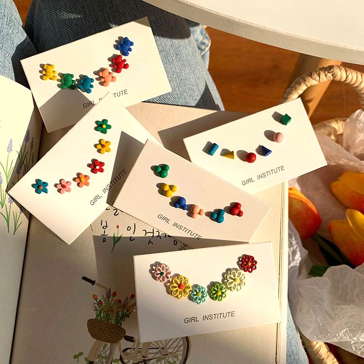 2020 New Lovely Candy Color Flower Cartoon Bear Small Stud Earrings For Women Girls Sweet Bijoux Fashion Pendientes
2020 New Lovely Candy Color Flower Cartoon Bear Small Stud Earrings For Women Girls Sweet Bijoux Fashion Pendientes
