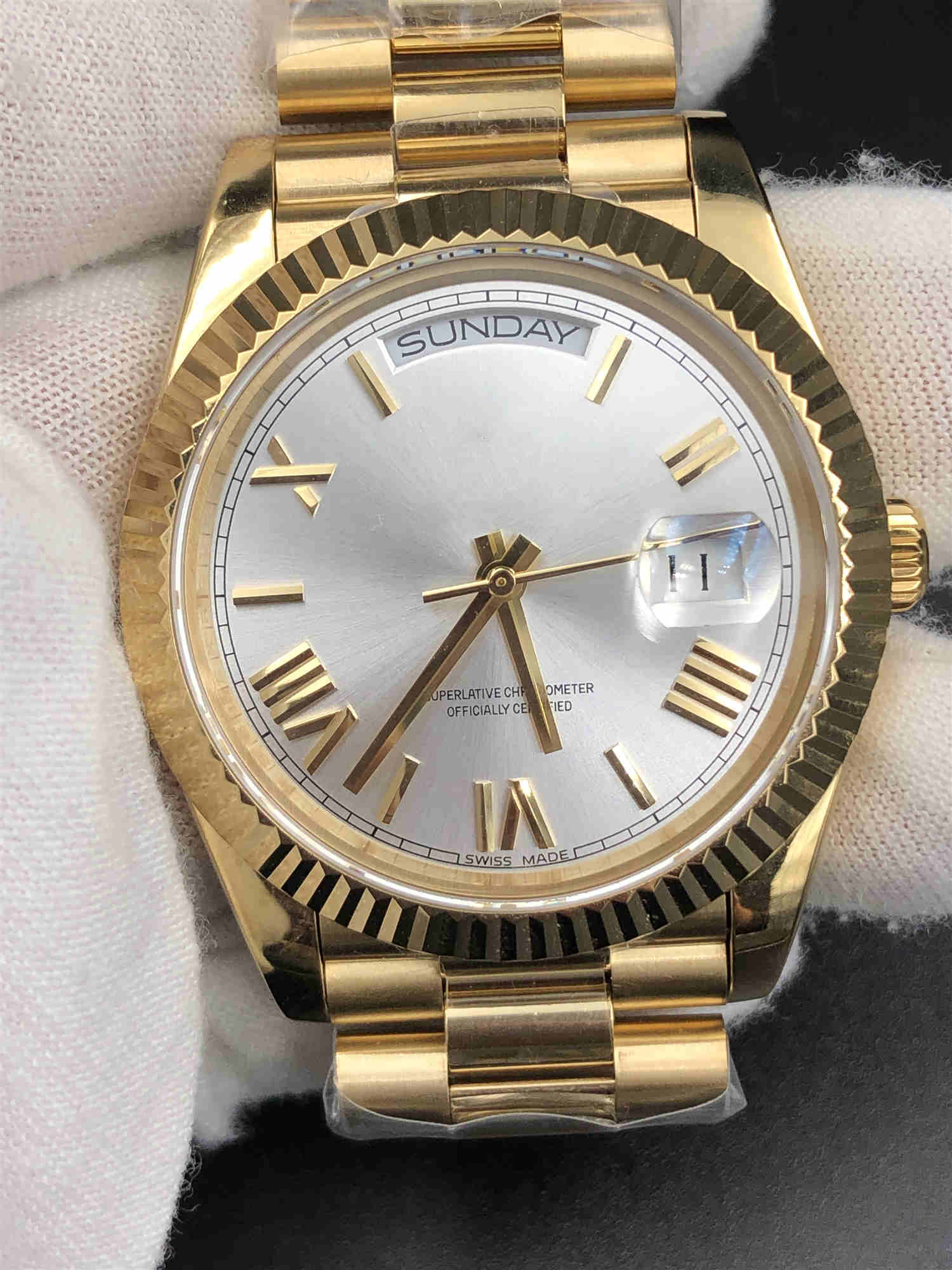 New Top Luxury Men's Watch 2836 machine daydate Stanless Steel 41mm High Quality automatic machine Movement Sports Men Designer Watches, Box
New Top Luxury Men's Watch 2836 machine daydate Stanless Steel 41mm High Quality automatic machine Movement Sports Men Designer Watches, Box