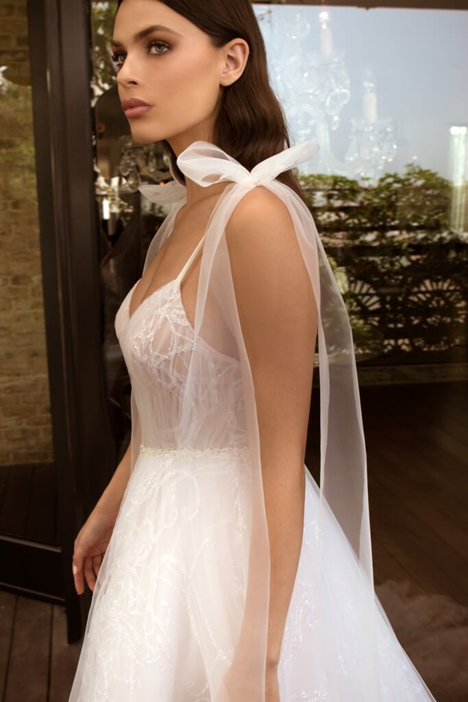 beach a line wedding dresses deep v neck lace appliques tulle bridal gowns girls backless sweep train robes de marie