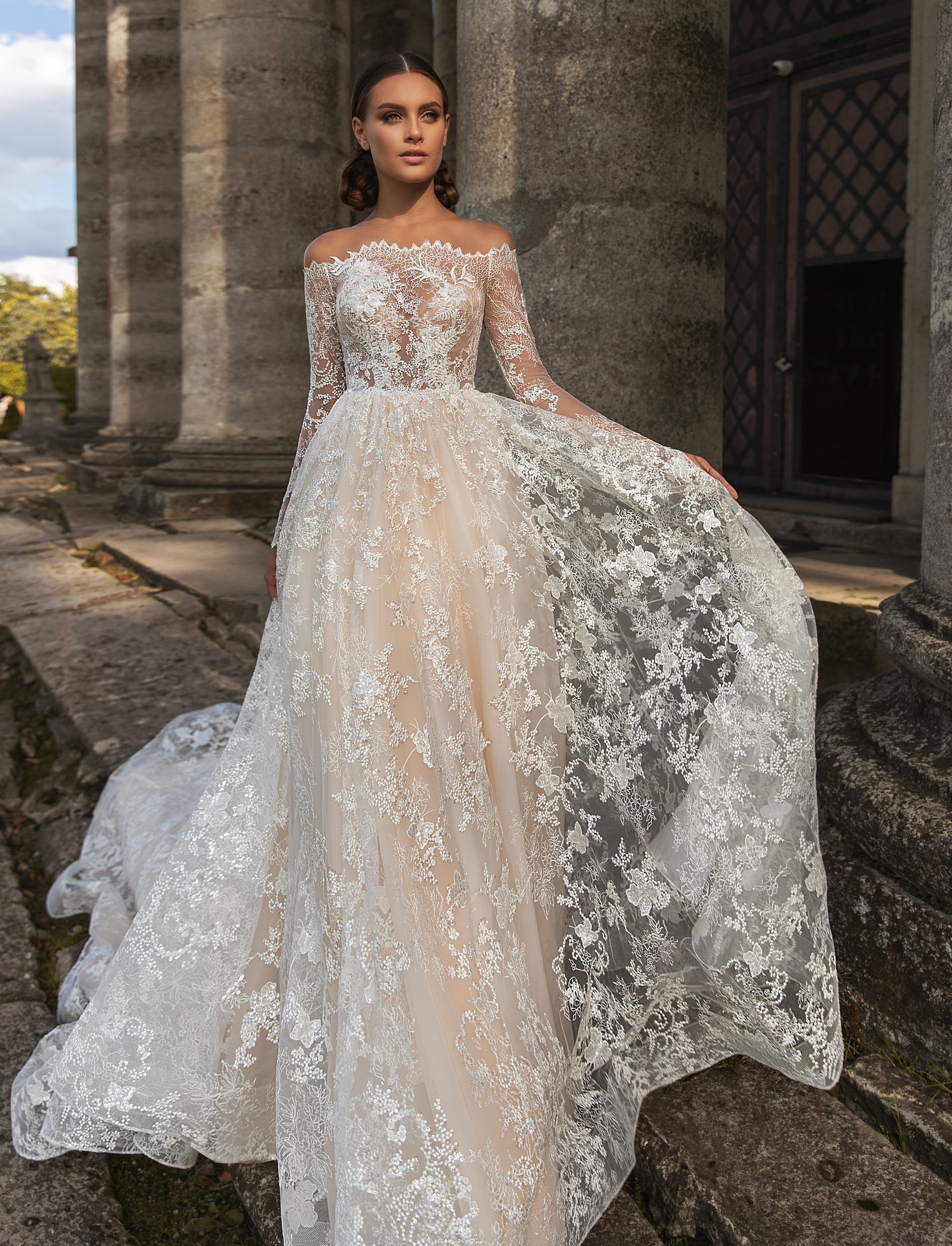 2020 New Long Sleeve Wedding Dresses Sheer Bateau Neck Lace Appliqued Bridal Gowns A Line Beach Wedding Dress