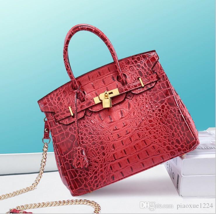 New Designer Design Women's Single Shoulder Bag Women's Chain Bag Handbag European and American Brand Fashion Bag Crocodile Ribbon, Red
New Designer Design Women's Single Shoulder Bag Women's Chain Bag Handbag European and American Brand Fashion Bag Crocodile Ribbon, Red