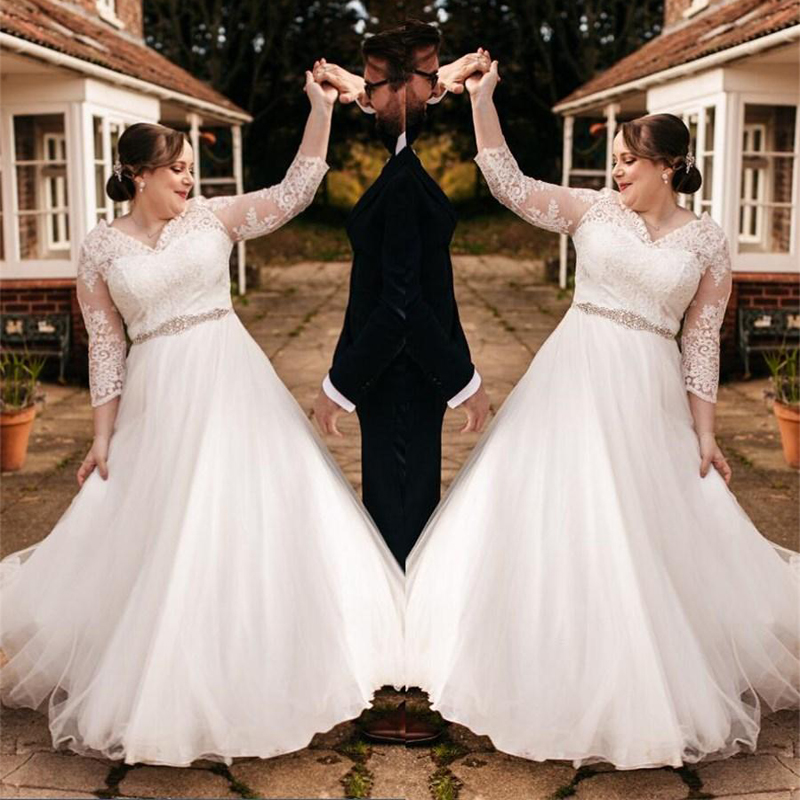 Vintage Ivory Lace Wedding Dresses A Line Plus Size Long Sleeves Bridal Gowns Sweep Train Garden Formal Gowns Cheap Sale