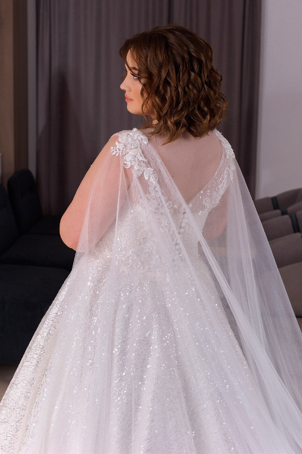 2020 Plus Size Bohemian Wedding Dress With Wrap V Neck Appliqued Sequins Sleeveless Bridal Gowns Backless Ruffle Sweep Train Abiti Da Sposa