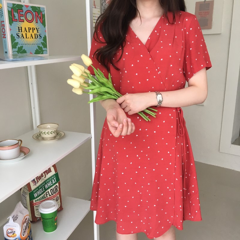 print 2020 New Summer Women Dress Knee-Length red dot Dress Short Sleeve Casual Dresses Femme Elegant Dresses V Neck, Black
print 2020 New Summer Women Dress Knee-Length red dot Dress Short Sleeve Casual Dresses Femme Elegant Dresses V Neck, Black