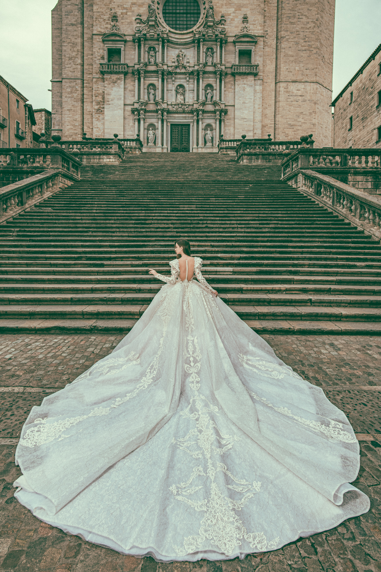 Newest Bohemian Corona Borealis Ball Gown Wedding Dresses Long Sleeve Tulle Lace Applique Wedding Gowns Sweep Train robe de mariée