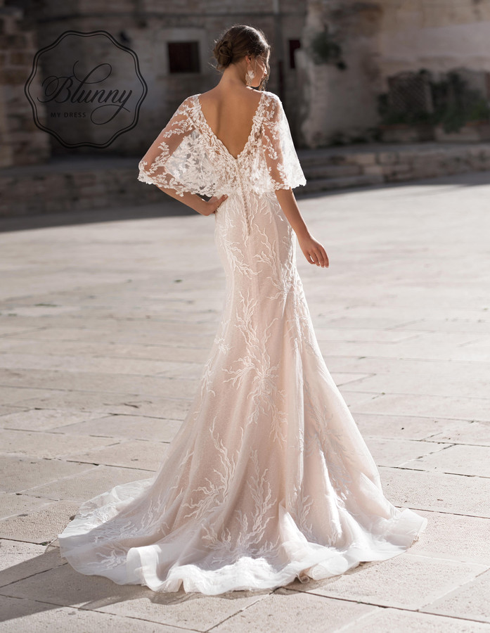 Modern Mermaid Wedding Dresses Deep V Neck Appliqued Lace Sweep Train Beach Bridal Gowns Custom Made Boho Vestidos De Novia Bride Wear