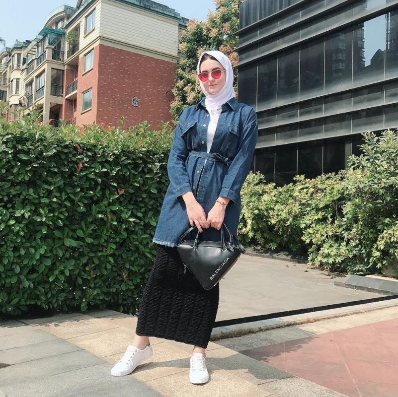 Denim Muslim Long Sleeve Women Abaya Kimono Cardigan Islamic Tunic Dubai Turkey Coat Djelaba Femme Casaco Arabe
Denim Muslim Long Sleeve Women Abaya Kimono Cardigan Islamic Tunic Dubai Turkey Coat Djelaba Femme Casaco Arabe