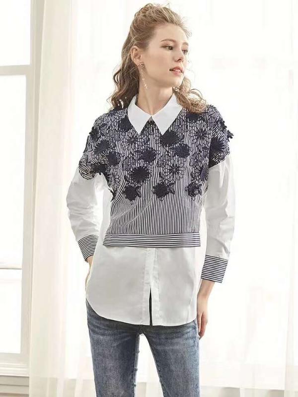 High Quality Designer Blouse 2020 Spring Long Shirt Women Turn-down Collar Striped Print Hollow Out Lace Embroidery Casual Shirt, As pic
High Quality Designer Blouse 2020 Spring Long Shirt Women Turn-down Collar Striped Print Hollow Out Lace Embroidery Casual Shirt, As pic