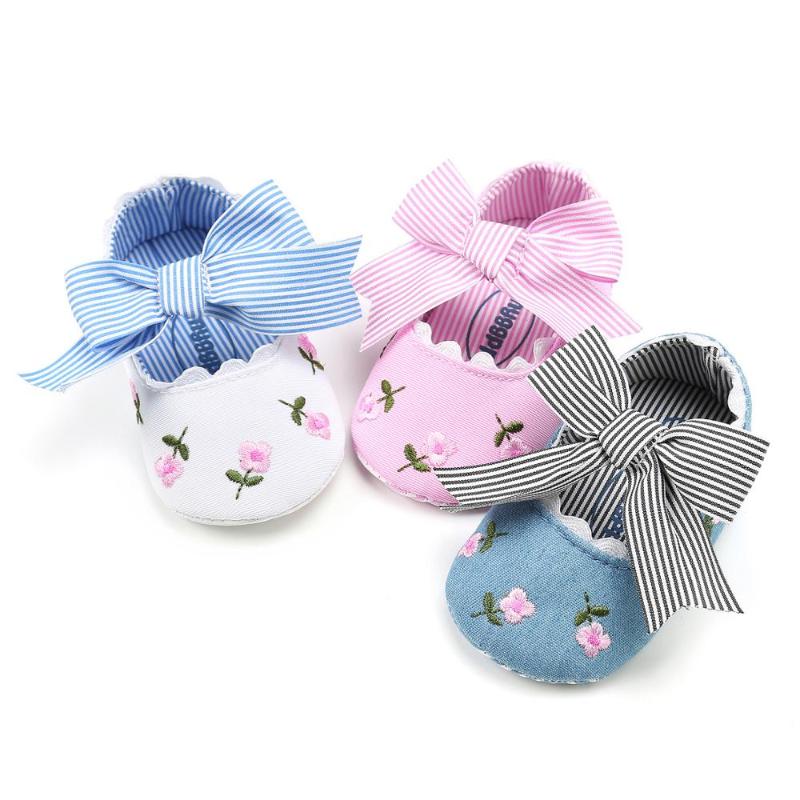Hot sale Embroidered striped bow baby princess shoes baby shoes soft bottom non-slip First walkers, White
Hot sale Embroidered striped bow baby princess shoes baby shoes soft bottom non-slip First walkers, White