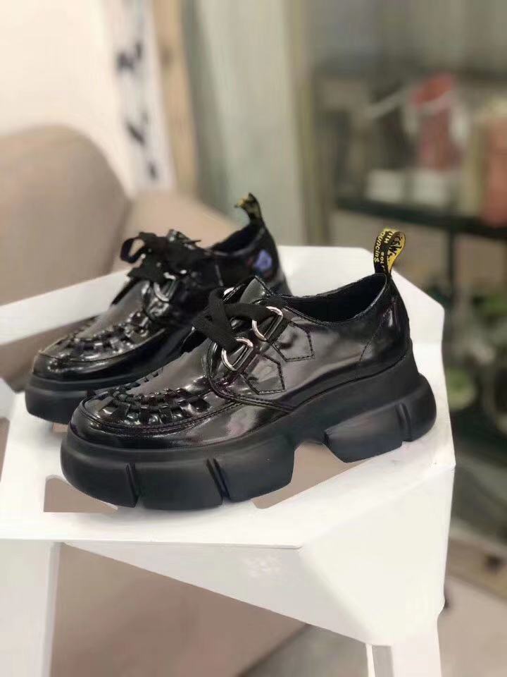 TOP QUALITY! 2020011003 34/40 black white genuine leather platform laced punk shoes calf cow skin, Black/ask size first
TOP QUALITY! 2020011003 34/40 black white genuine leather platform laced punk shoes calf cow skin, Black/ask size first